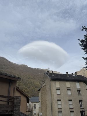 A Lenticularis cloud